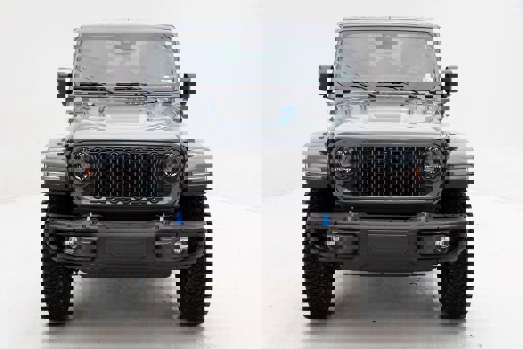 Used 2024 Jeep Wrangler Unlimited Rubicon 4xe image 4