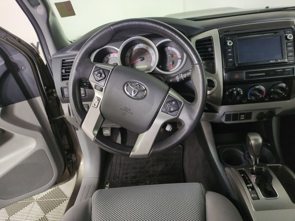 Used 2015 Toyota Tacoma 4x4 Access Cab V6 image 16