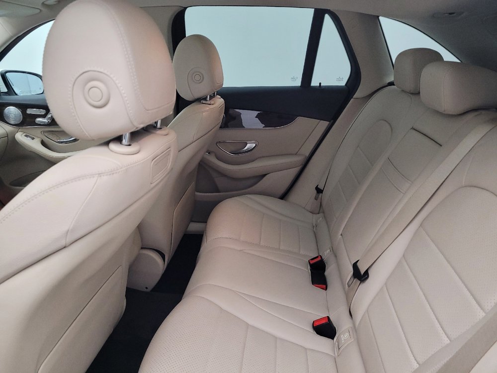 Used 2019 Mercedes-Benz GLC 300 4MATIC w/ Premium Package image 18