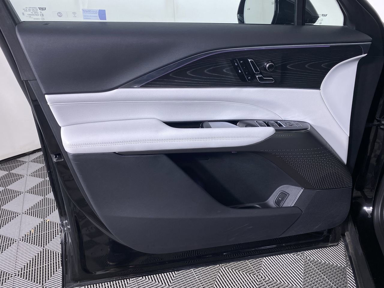 Certified 2024 Cadillac Lyriq Luxury w/ LPO, Floor Liner Package AWD/4WD image 25