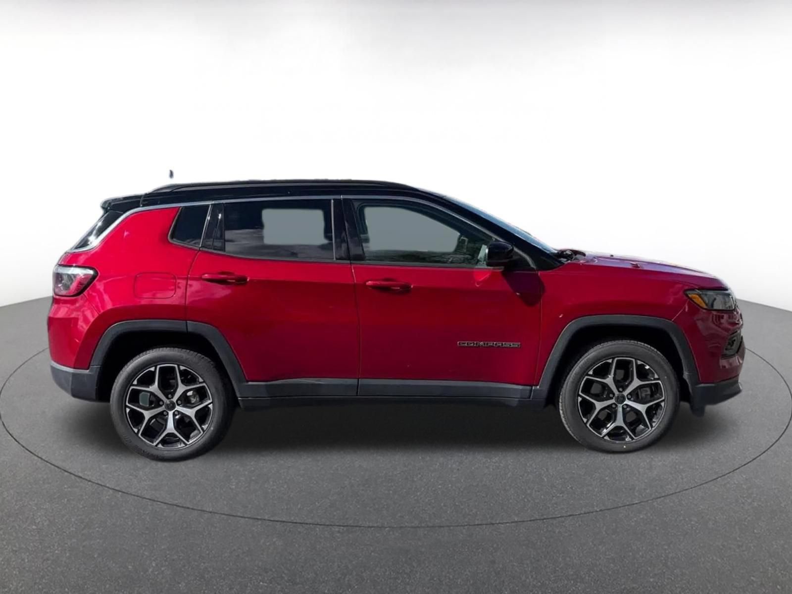 Used 2025 Jeep Compass Limited AWD/4WD image 16