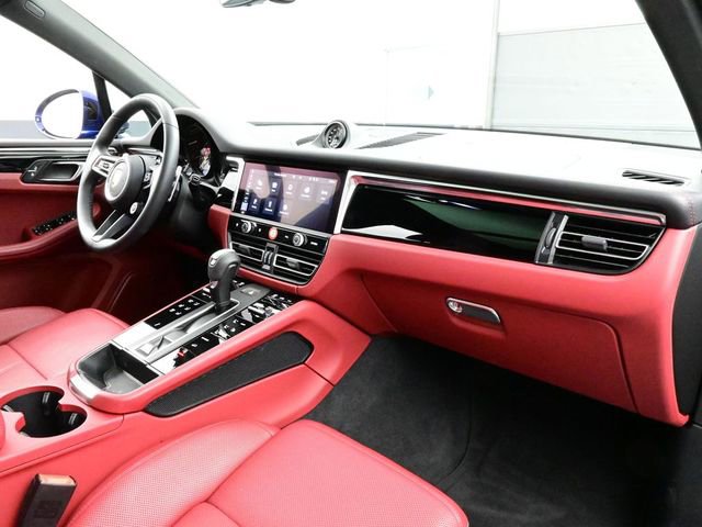 Certified 2025 Porsche Macan S image 19