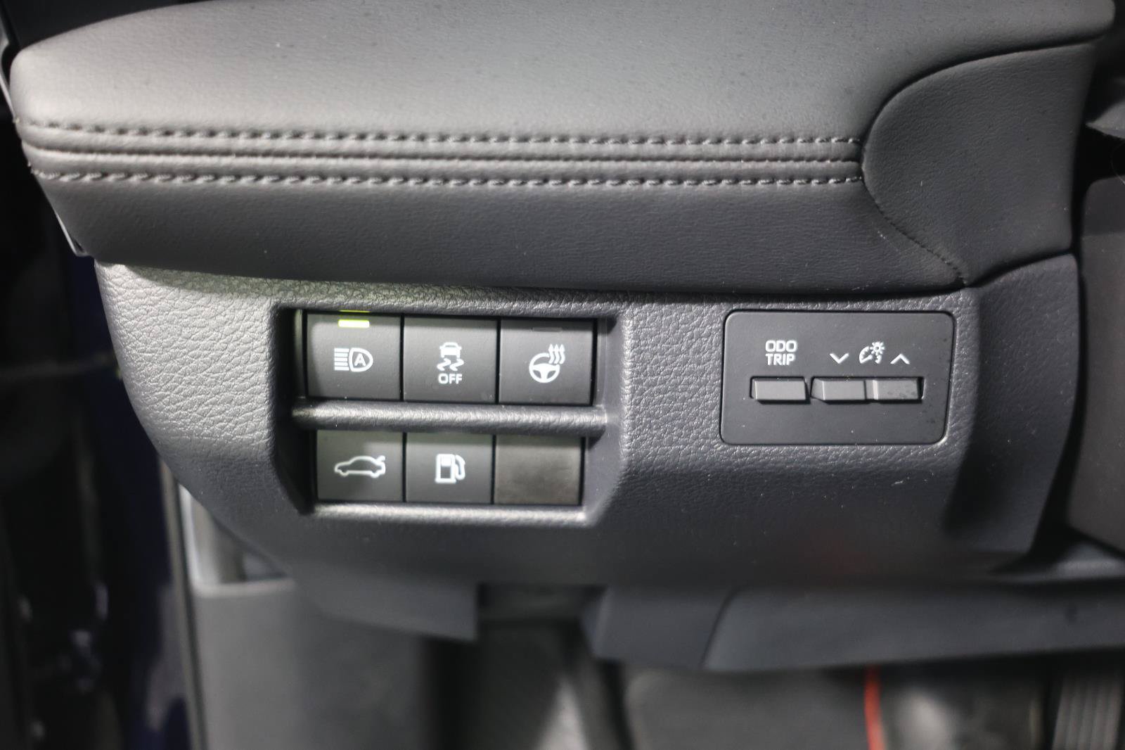 Used 2021 Toyota Avalon Limited FWD image 19
