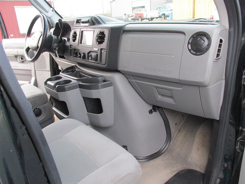 Used 2016 Ford E-350 and Econoline 350 Super Duty RWD image 9