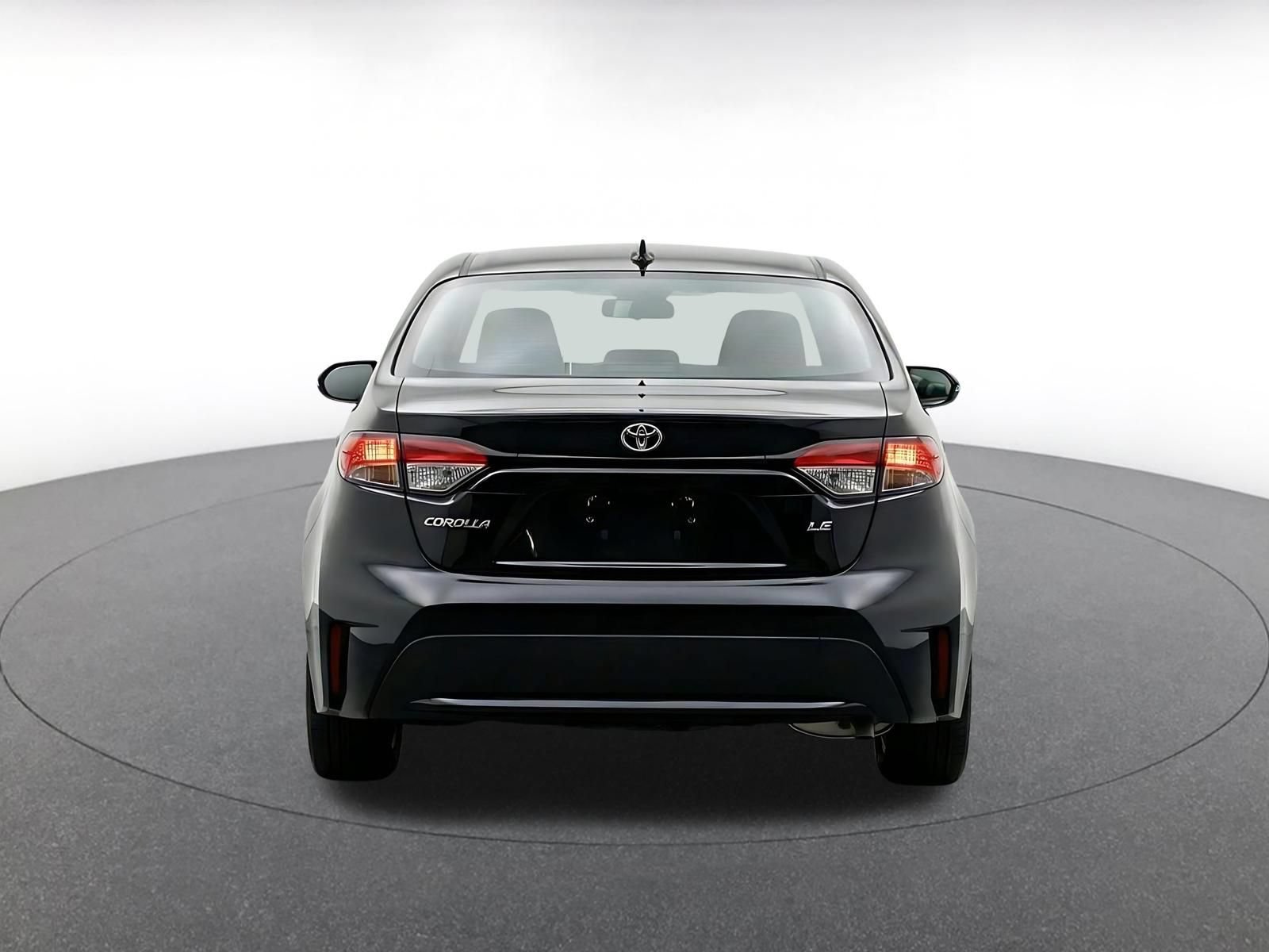 Used 2025 Toyota Corolla LE FWD image 8