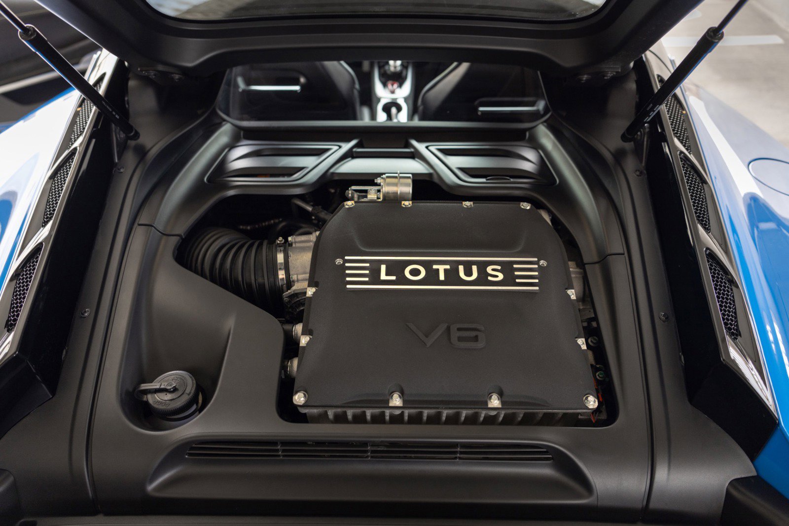 Used 2024 Lotus Emira First Edition image 27