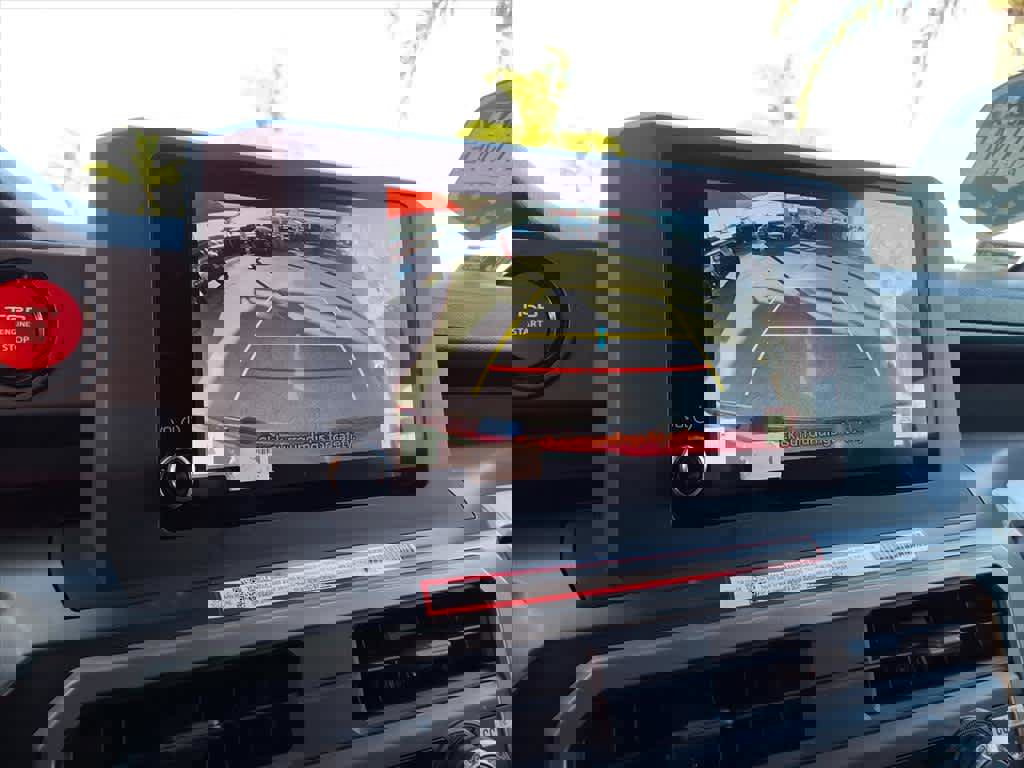 Used 2025 Toyota Tacoma TRD Sport image 13