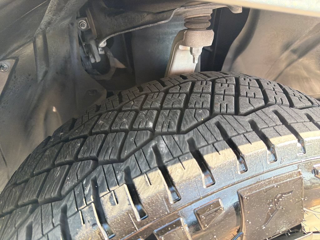 Used 2024 Tesla Cybertruck AWD Crew Cab image 16