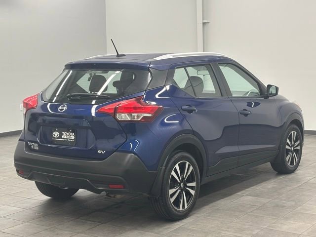 Used 2019 Nissan Kicks SV image 2