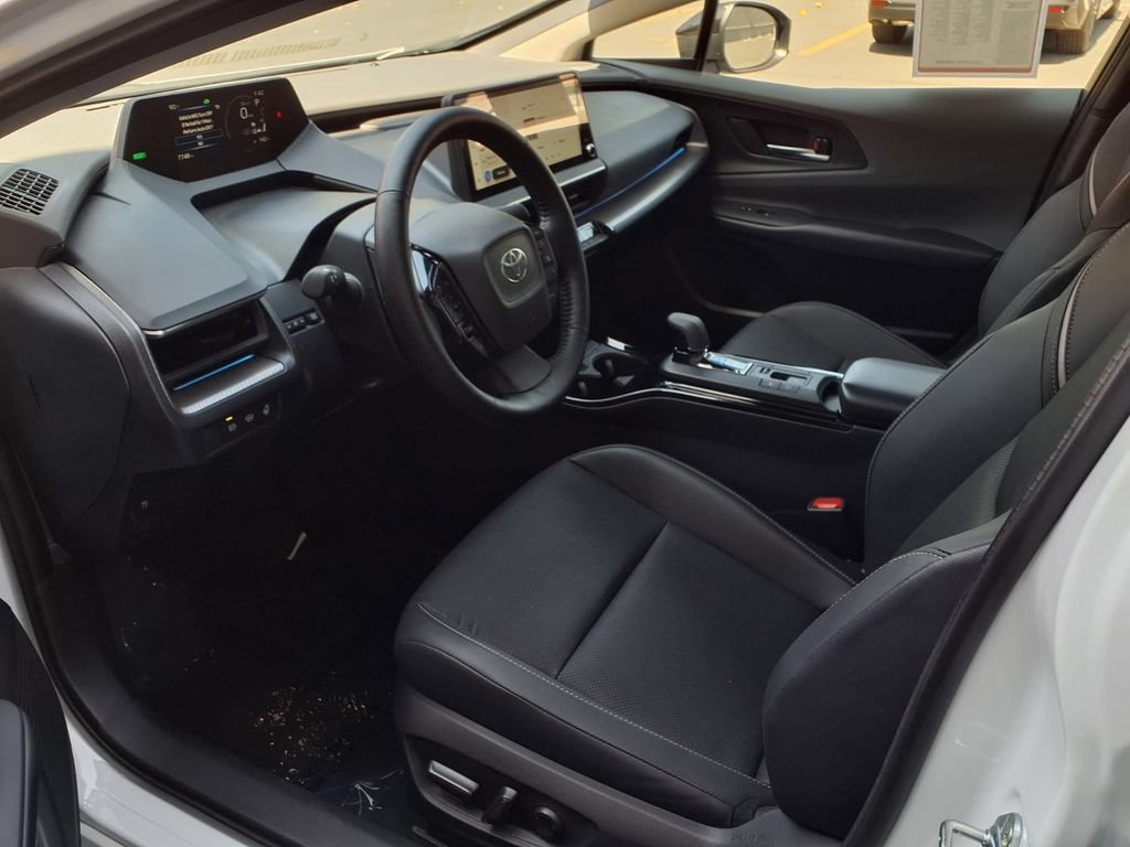 Certified 2026 Toyota Prius XLE FWD image 21