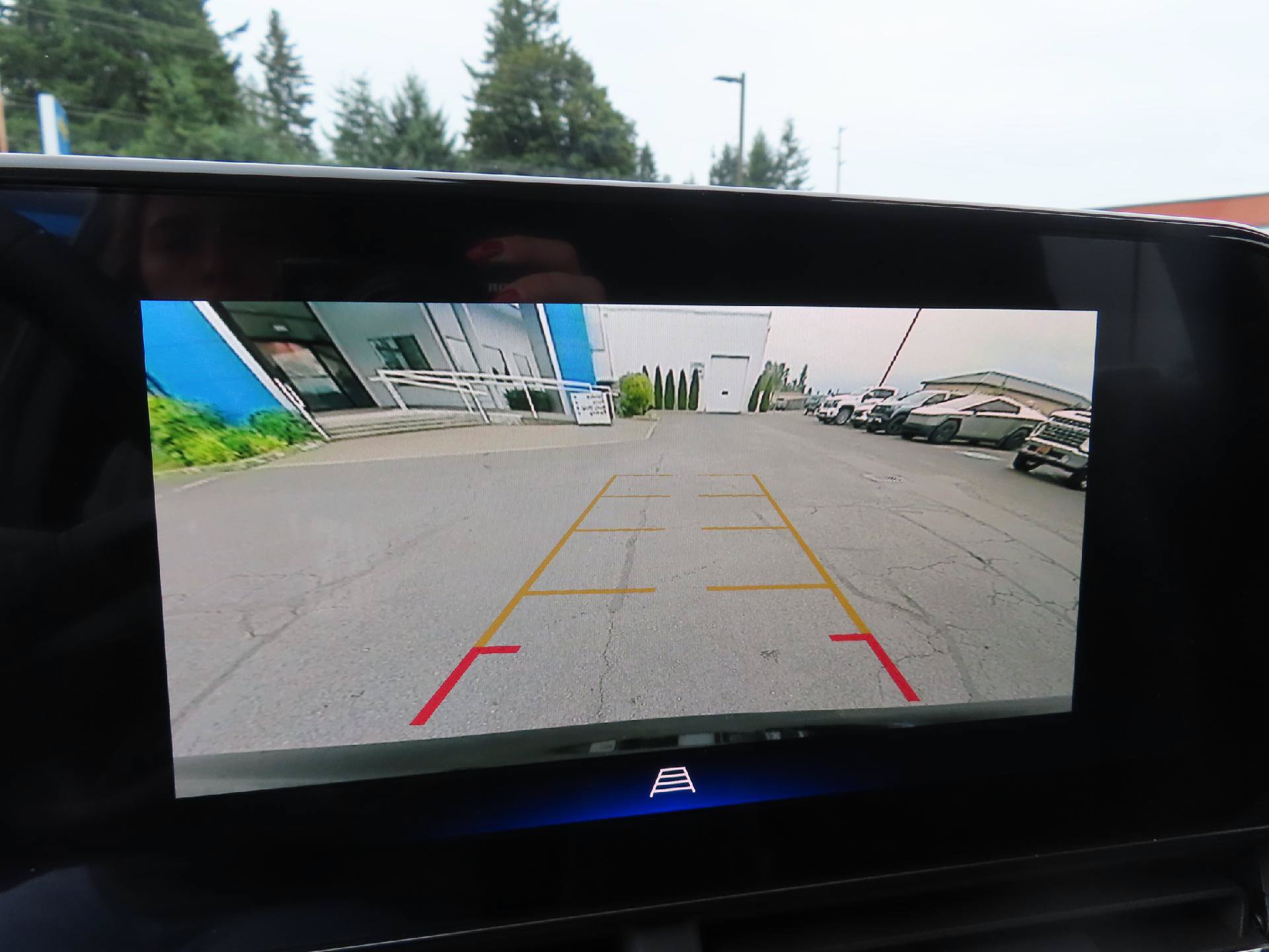 New 2026 Chevrolet Trax LT w/ Driver Confidence Package FWD image 32