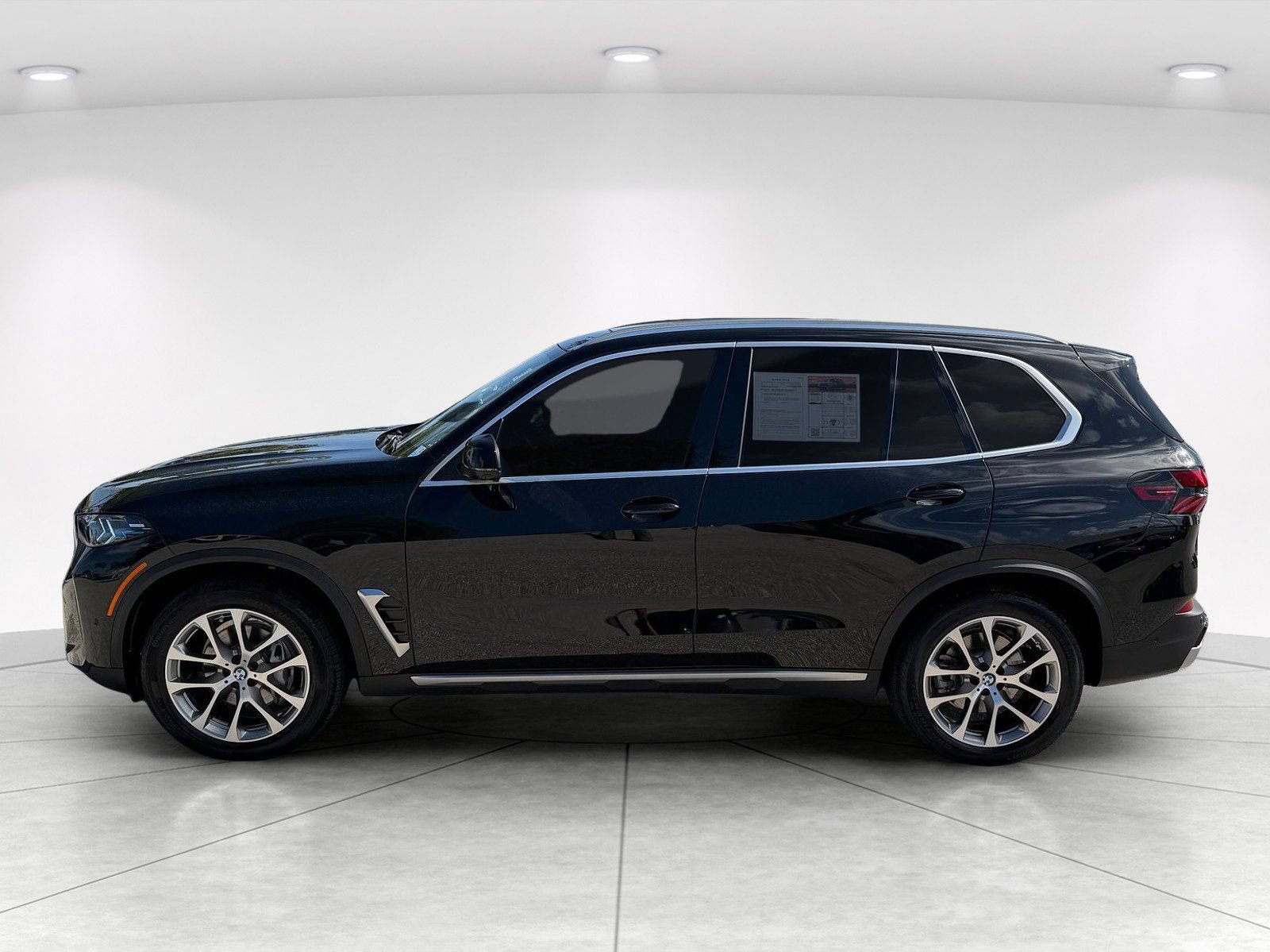 Certified 2025 BMW X5 sDrive40i w/ Climate Comfort Package RWD image 7