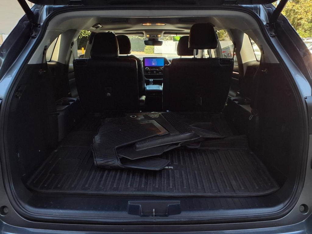 Certified 2024 Toyota Highlander Limited AWD/4WD image 22