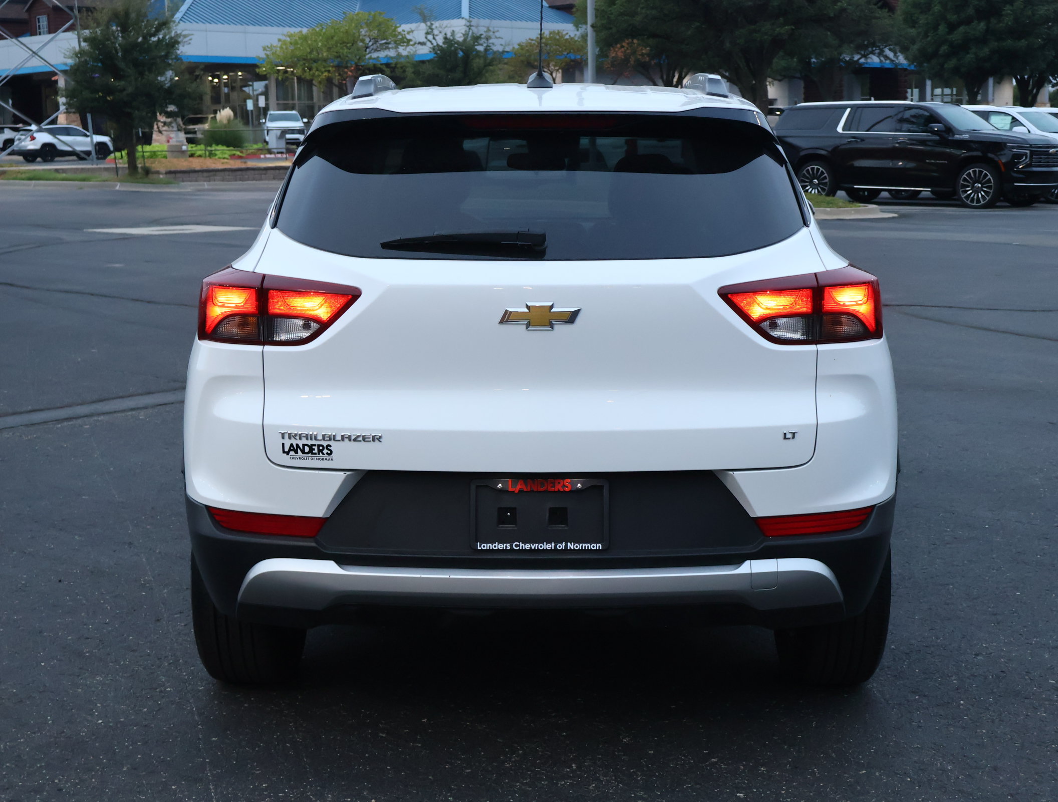 Used 2025 Chevrolet TrailBlazer LT FWD image 24