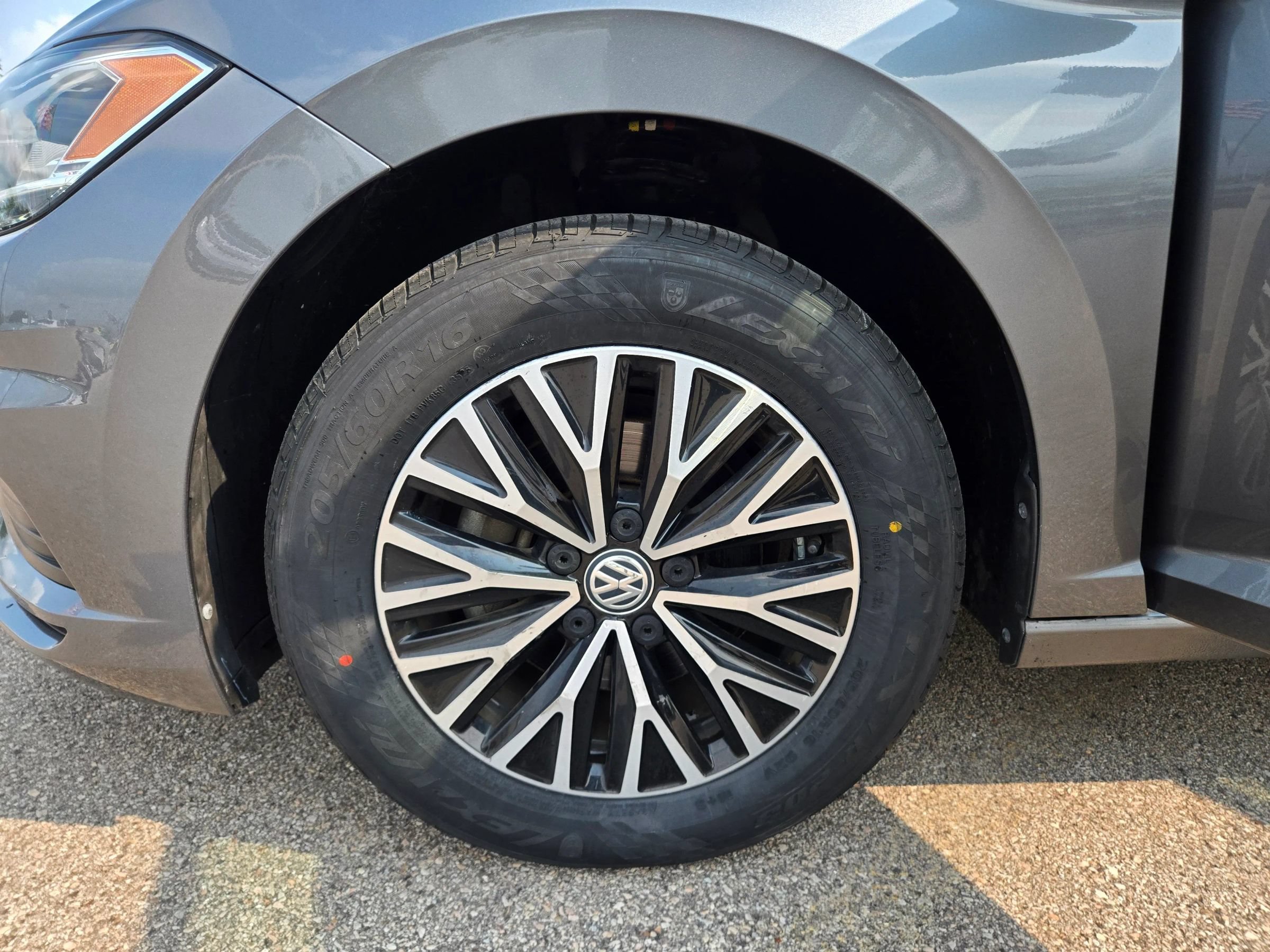 Used 2020 Volkswagen Jetta SE w/ SE Cold Weather Package FWD image 17