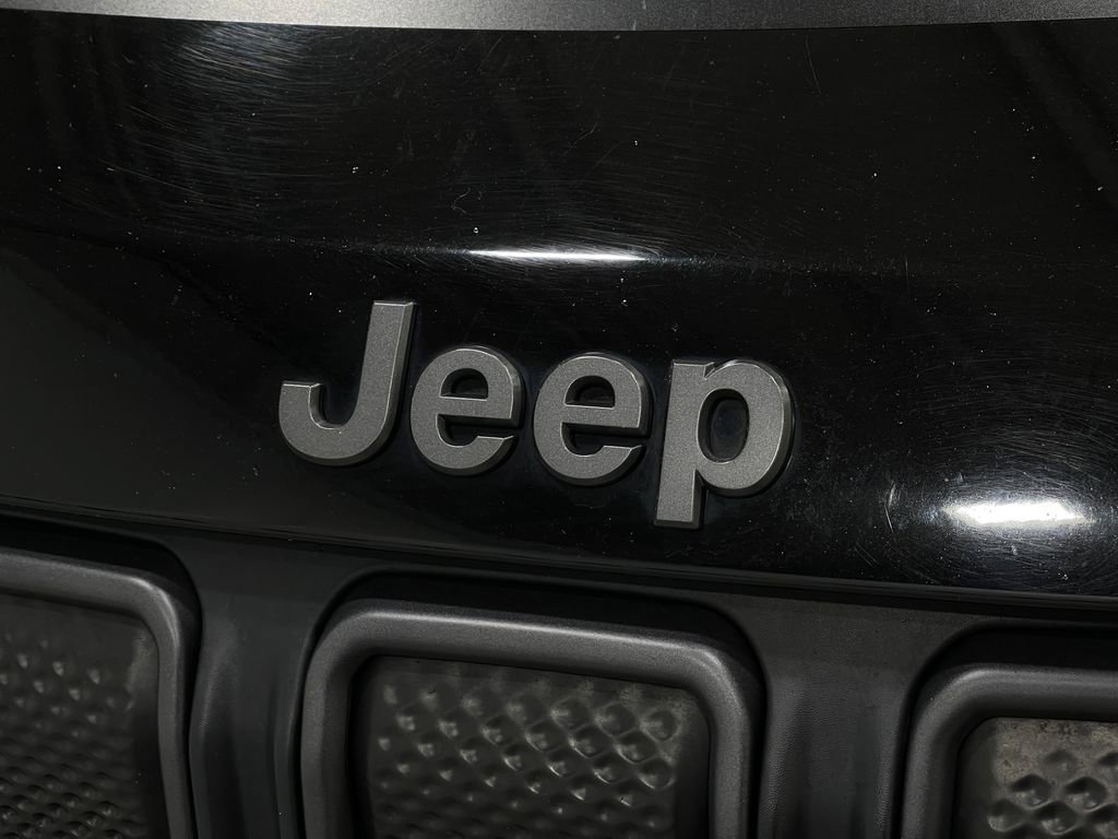 Used 2022 Jeep Compass Trailhawk image 36