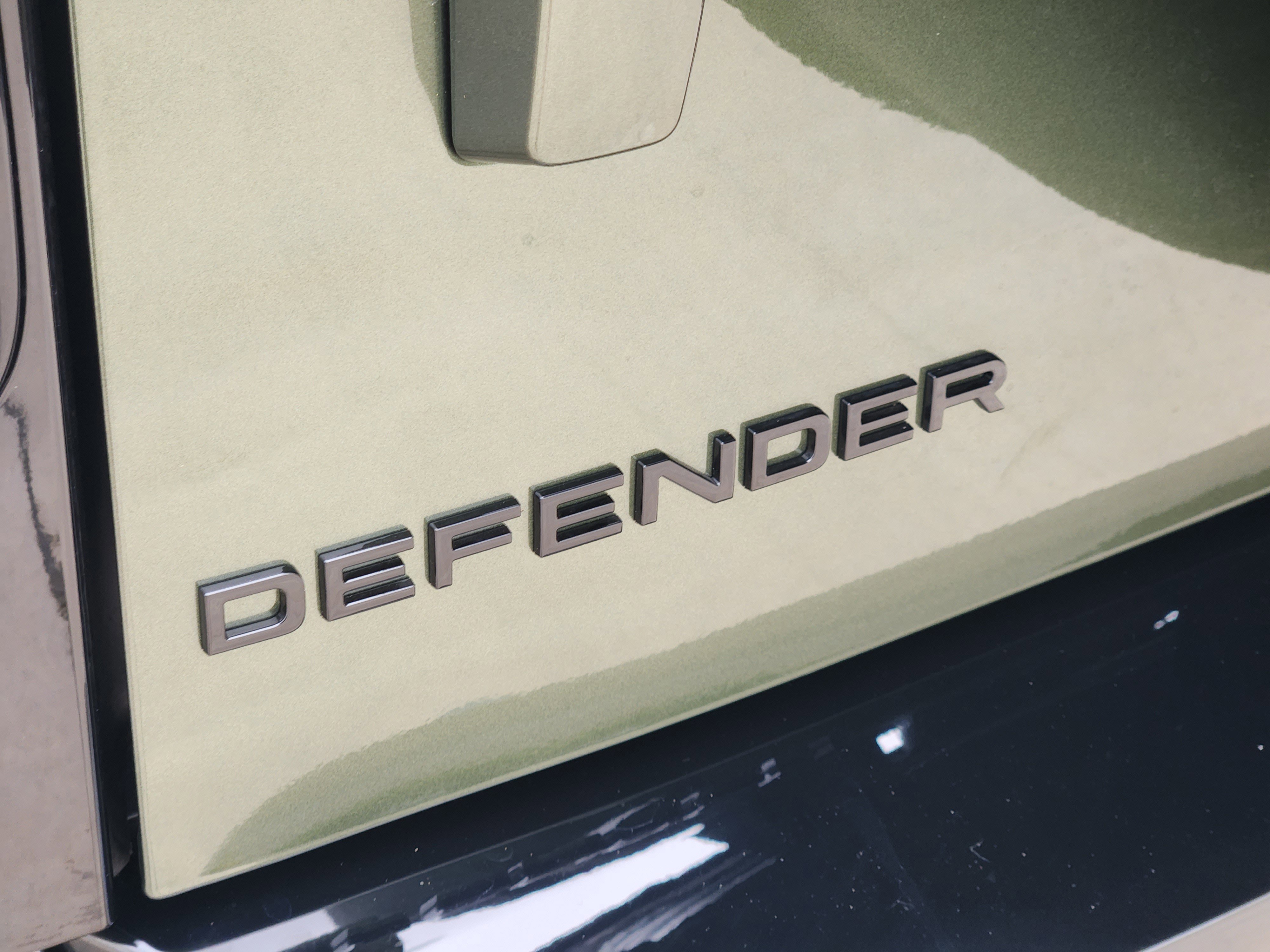 New 2026 Land Rover Defender 130 X-Dynamic SE AWD/4WD image 35