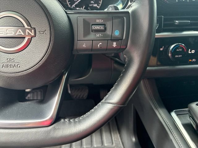 Used 2024 Nissan Pathfinder SL FWD image 23