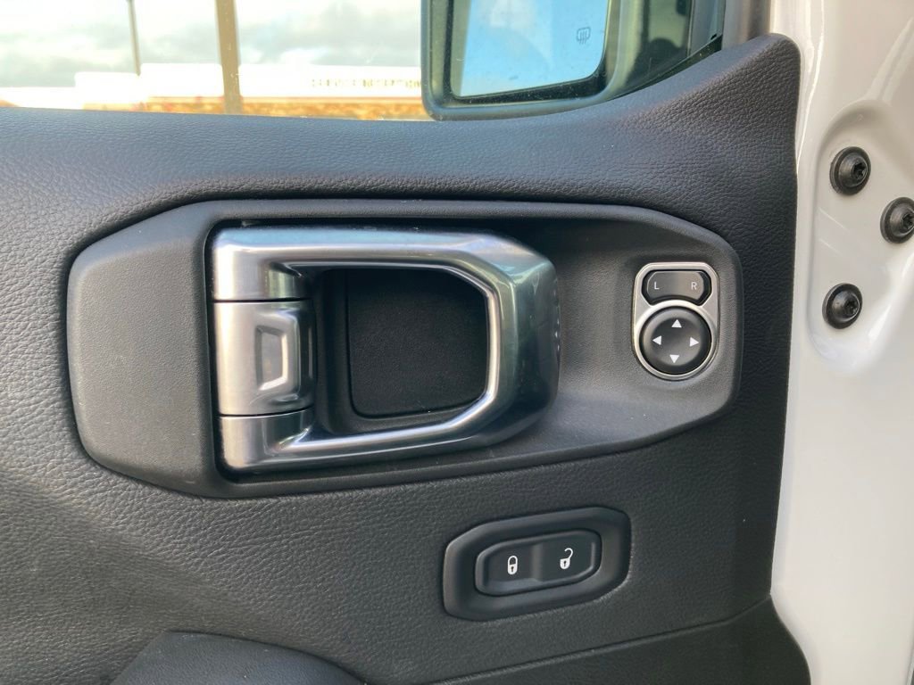 Used 2025 Jeep Wrangler Unlimited Sahara image 10