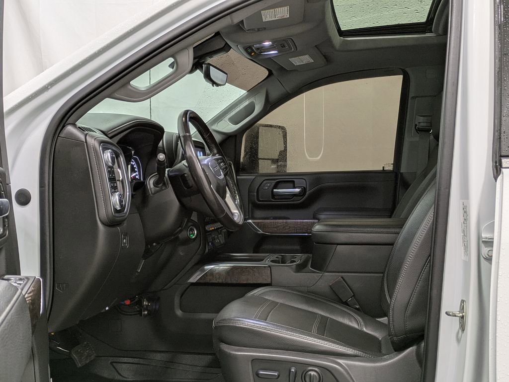 Used 2023 GMC Sierra 3500 Denali w/ Denali Ultimate Package AWD/4WD image 4