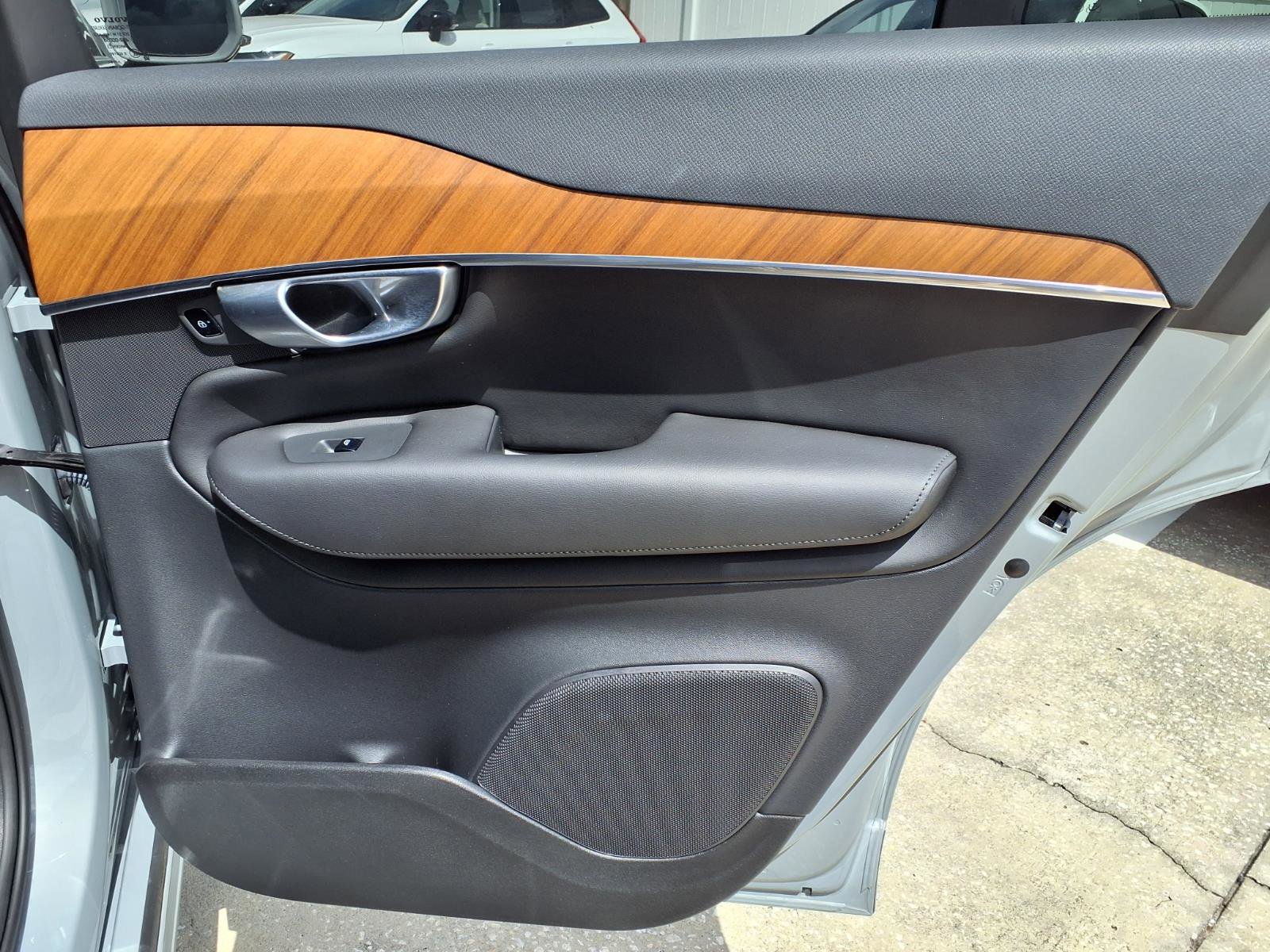 Certified 2024 Volvo XC90 B5 Plus w/ Protection Package Premier image 14