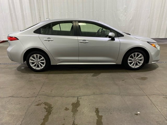 Certified 2023 Toyota Corolla LE w/ LE Convenience Package image 3