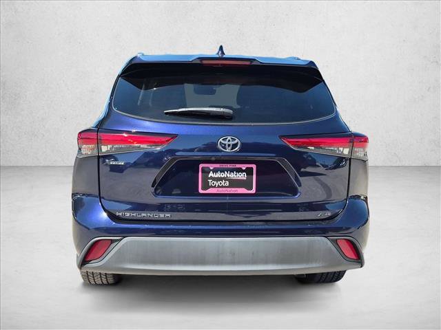 Used 2021 Toyota Highlander XLE FWD image 7