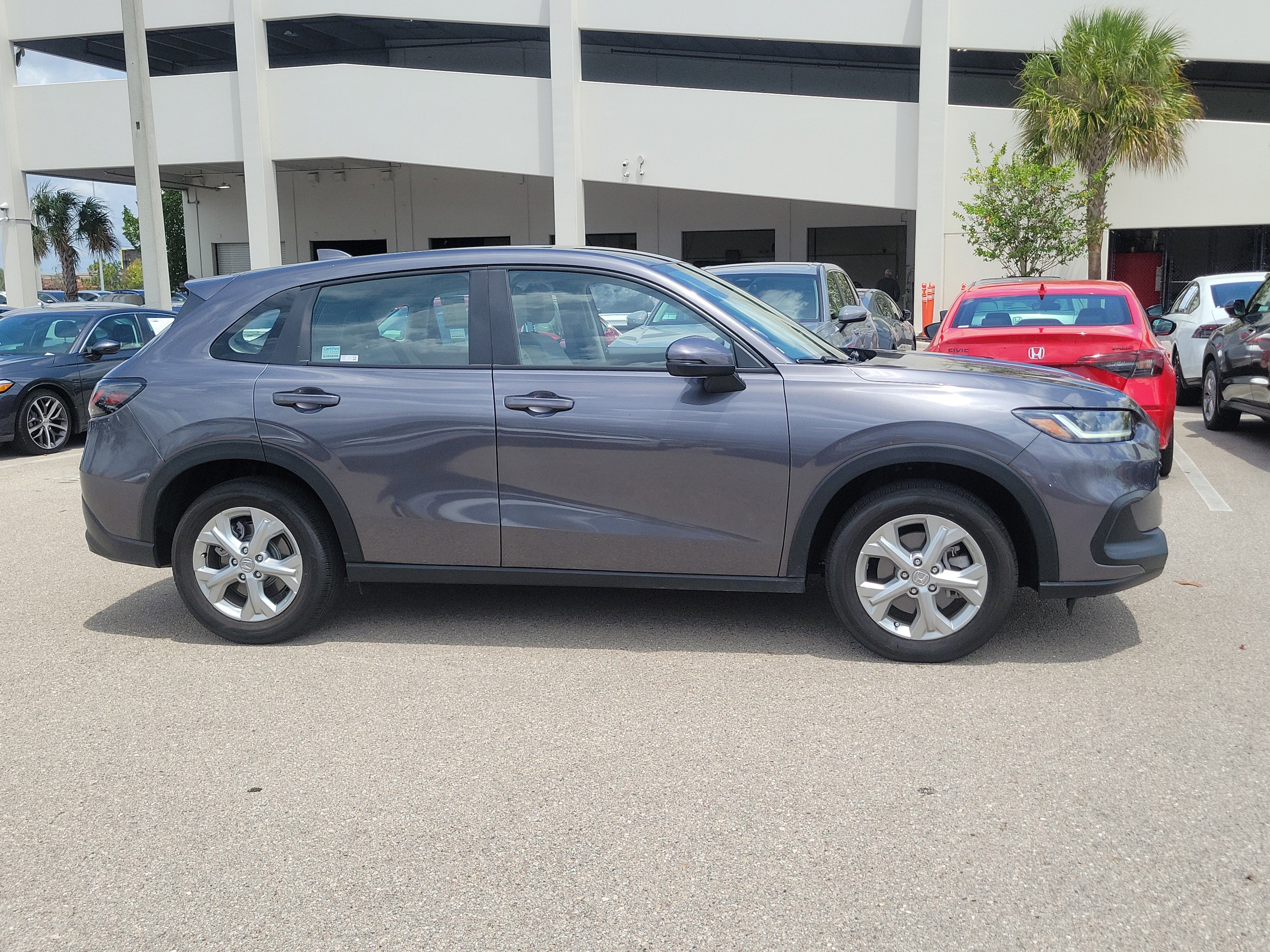 Used 2023 Honda HR-V LX image 3