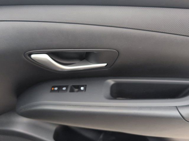 Used 2025 Hyundai Santa Cruz SEL FWD image 33