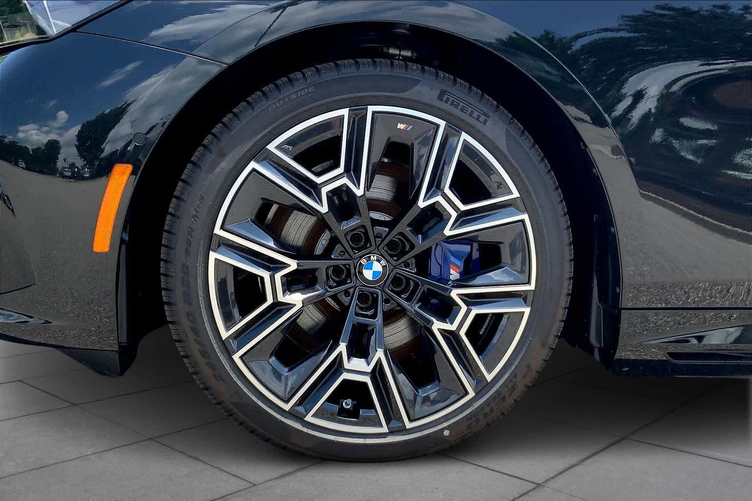 New 2026 BMW i5 eDrive40 w/ M Sport Package image 11