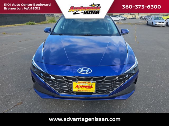 Used 2022 Hyundai Elantra Limited w/ Preferred Accessory Package FWD image 9
