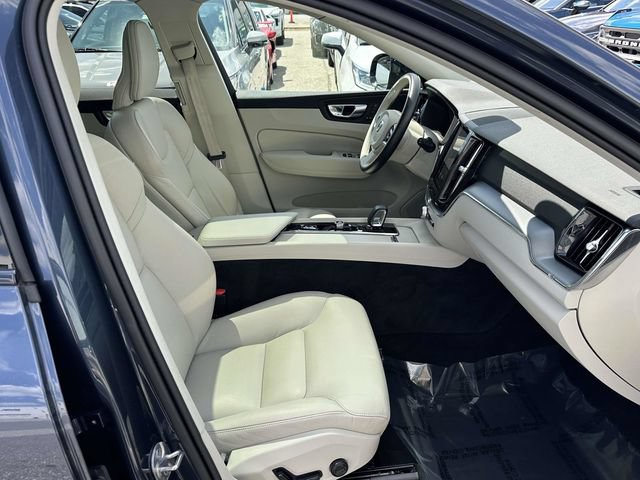 Used 2025 Volvo XC60 B5 Core w/ Climate Package AWD/4WD image 19