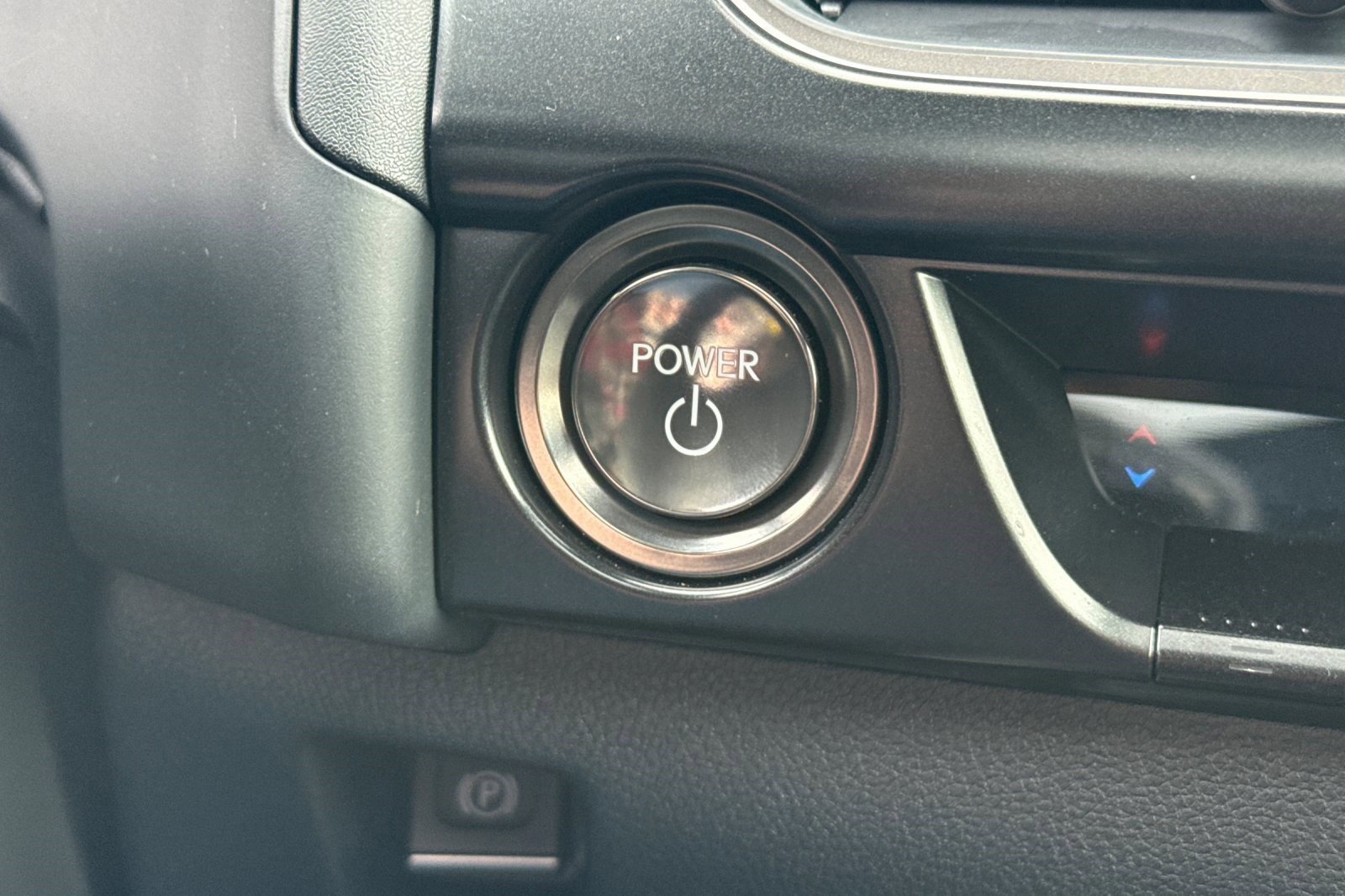 Certified 2025 Lexus UX 300h FWD image 33