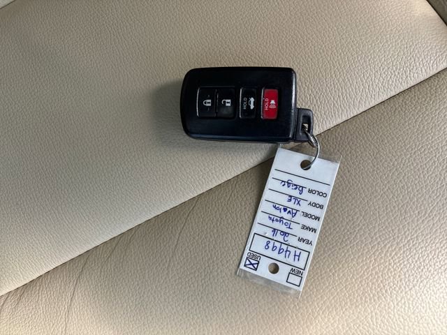 Used 2016 Toyota Avalon XLE Plus FWD image 30