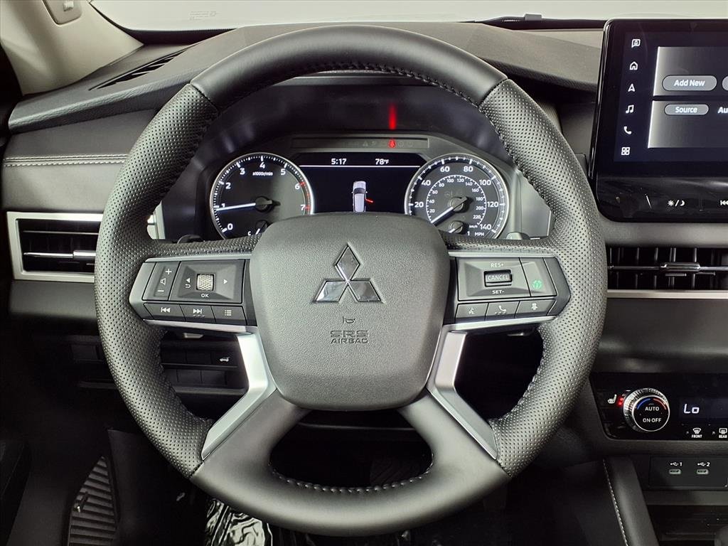 New 2025 Mitsubishi Outlander SE image 23