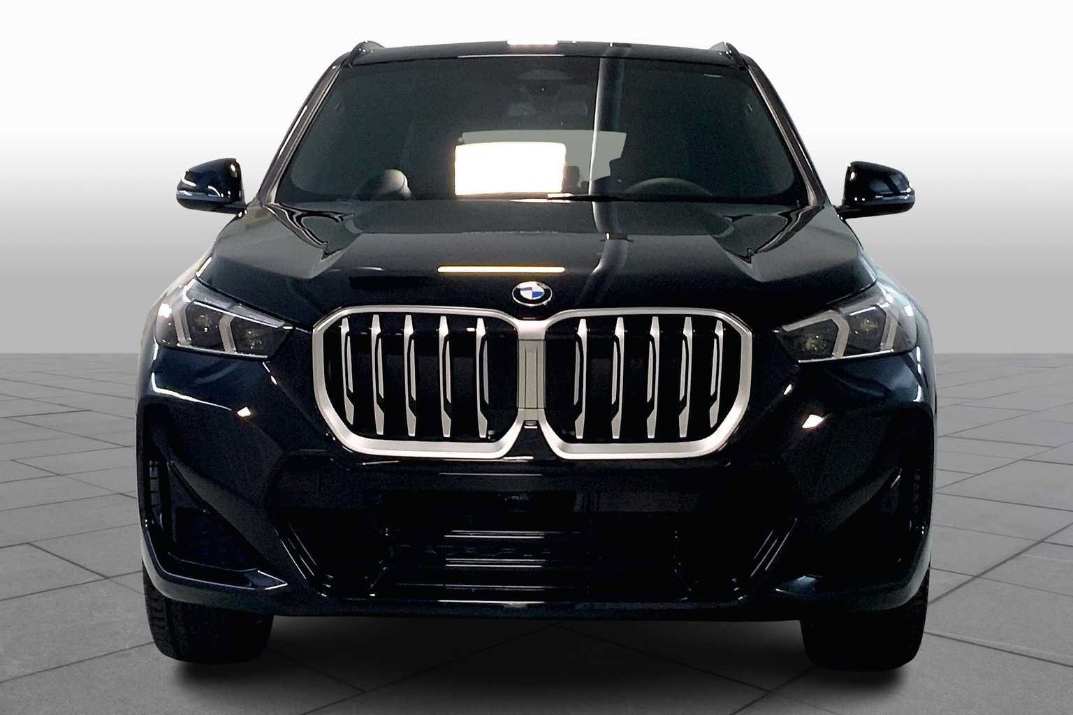 Used 2026 BMW X1 xDrive28i w/ M Sport Package AWD/4WD image 3