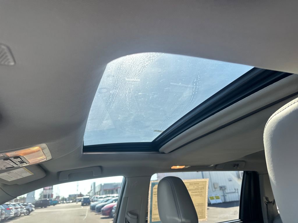 Used 2019 Toyota Highlander Limited AWD/4WD image 26