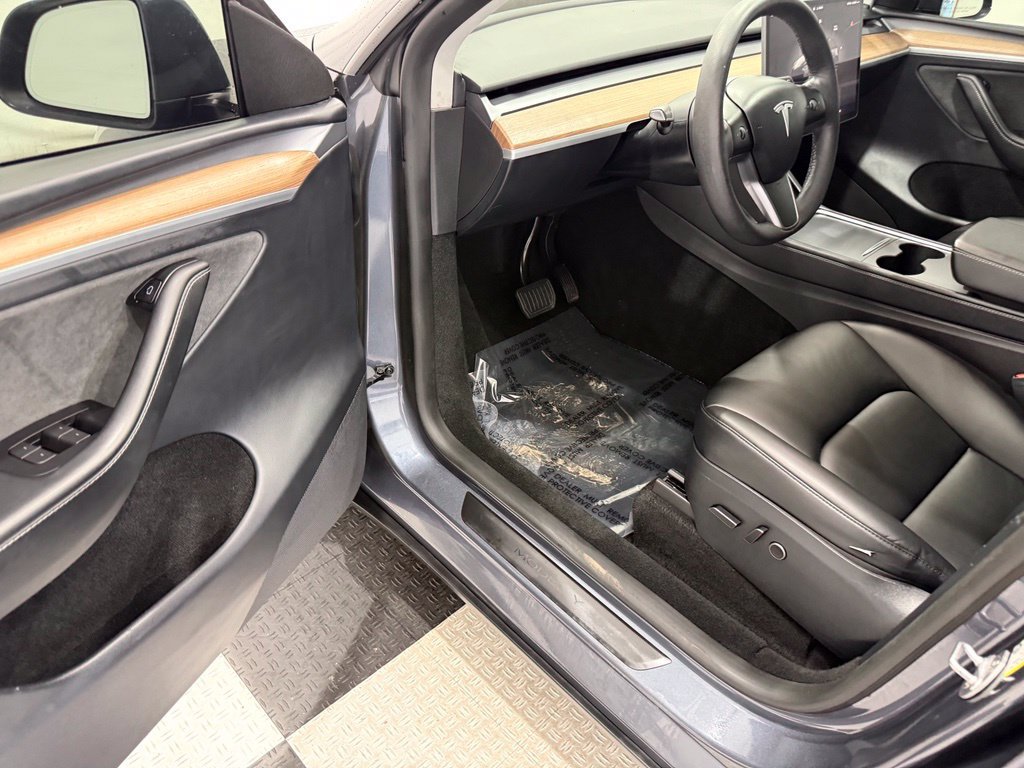 Used 2023 Tesla Model Y Long Range AWD/4WD image 31