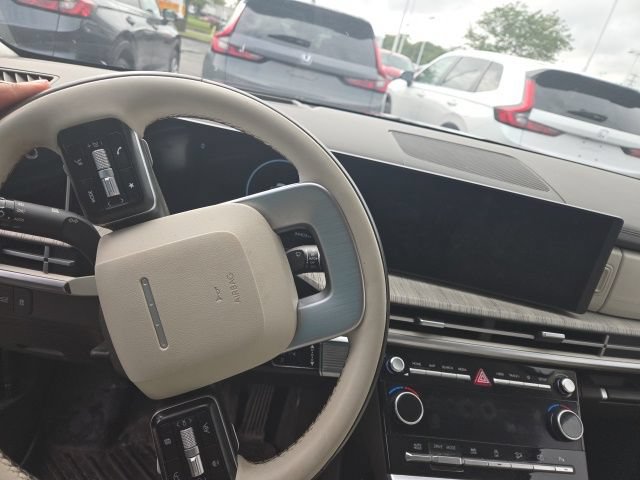 Used 2024 Hyundai Santa Fe Calligraphy AWD/4WD image 2