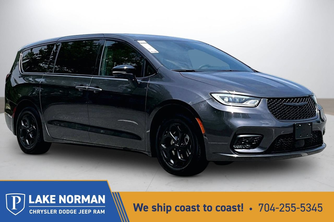 Used 2023 Chrysler Pacifica Limited w/ S Appearance Package FWD video 1