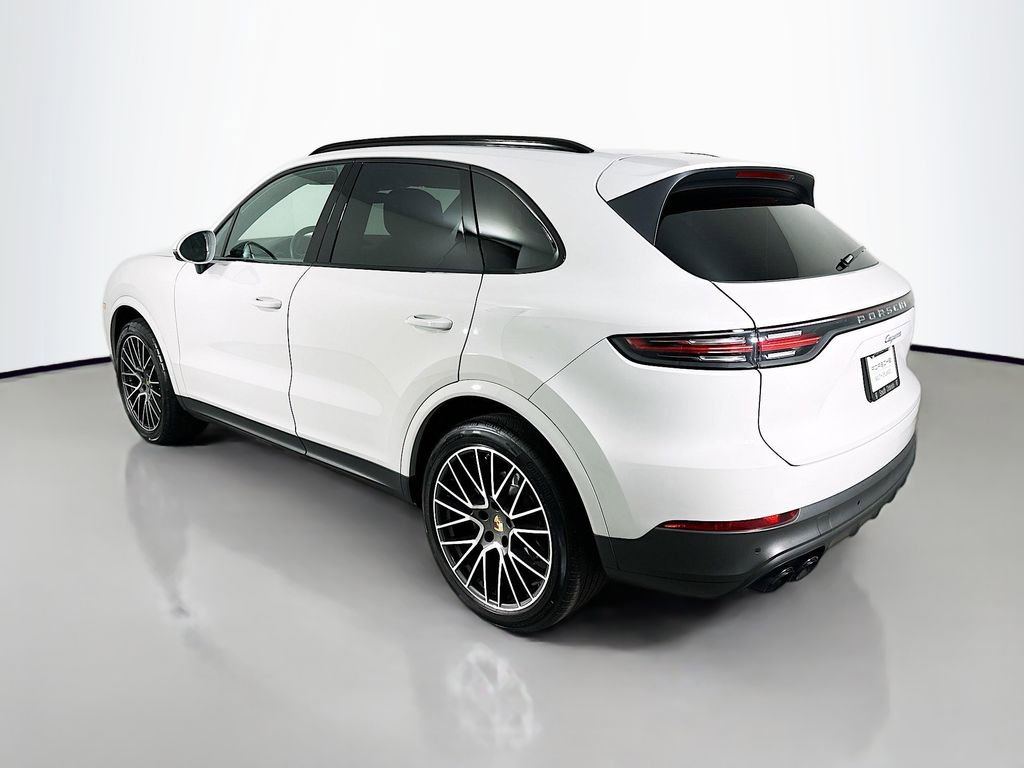 Certified 2023 Porsche Cayenne Platinum Edition image 3