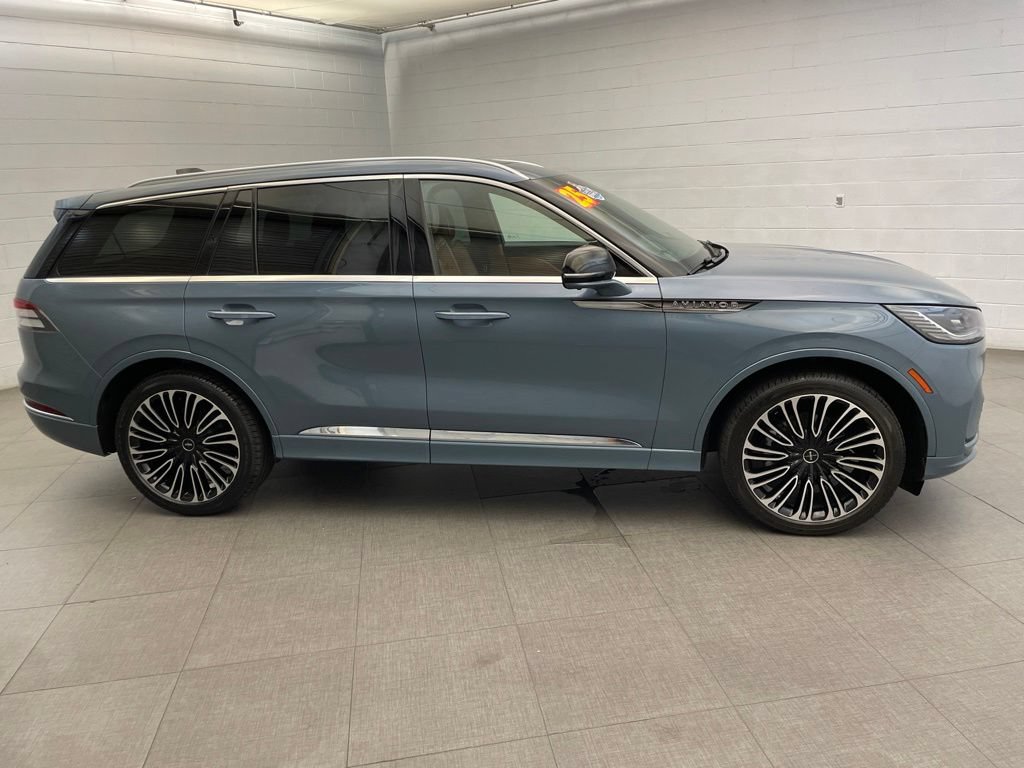 Used 2025 Lincoln Aviator Black Label AWD/4WD image 5