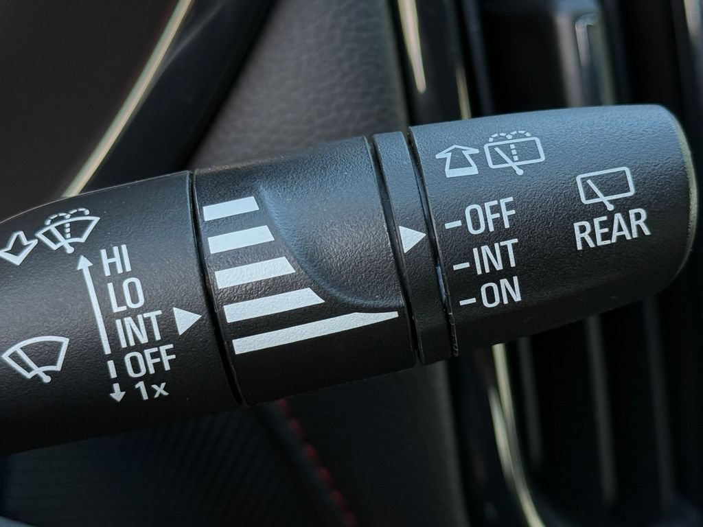 Used 2023 Chevrolet Equinox RS AWD/4WD image 23