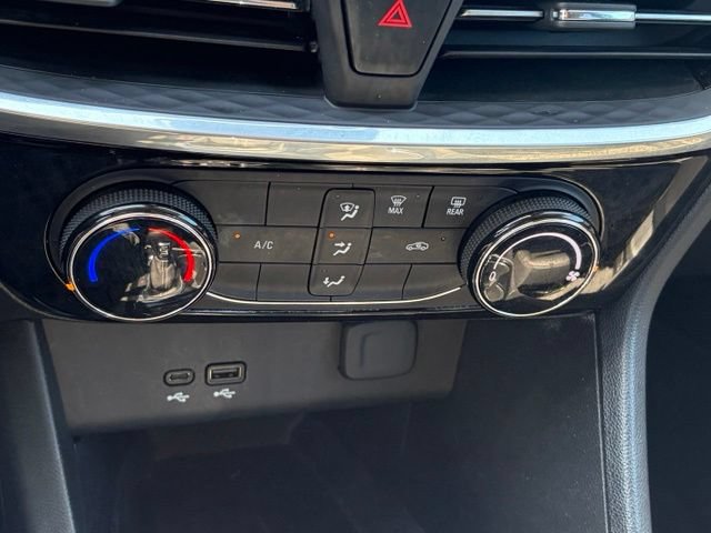 Used 2024 Buick Encore GX Sport Touring AWD/4WD image 22