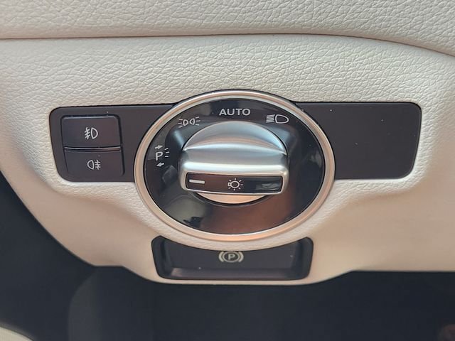 Used 2015 Mercedes-Benz GLA 250 4MATIC image 21