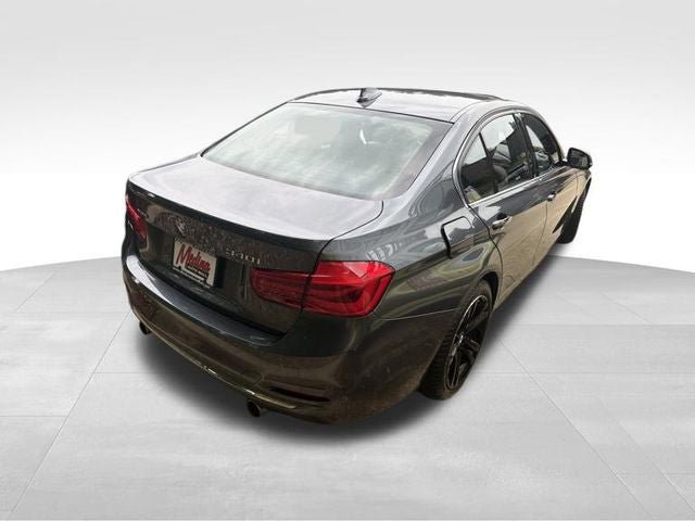 Used 2016 BMW 340i xDrive Sedan AWD/4WD image 4