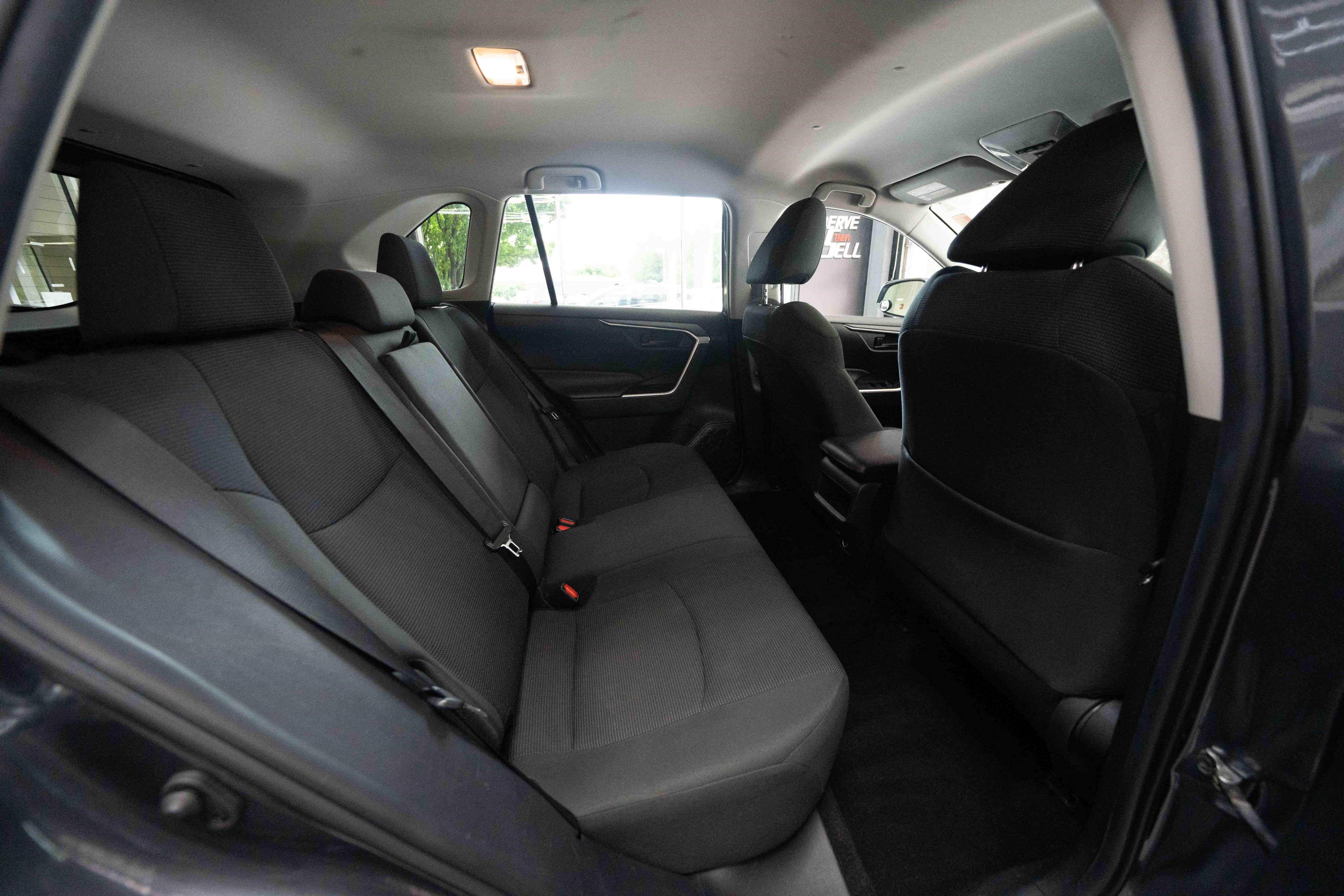 Used 2019 Toyota RAV4 LE w/ Carpet Mat Package FWD image 25