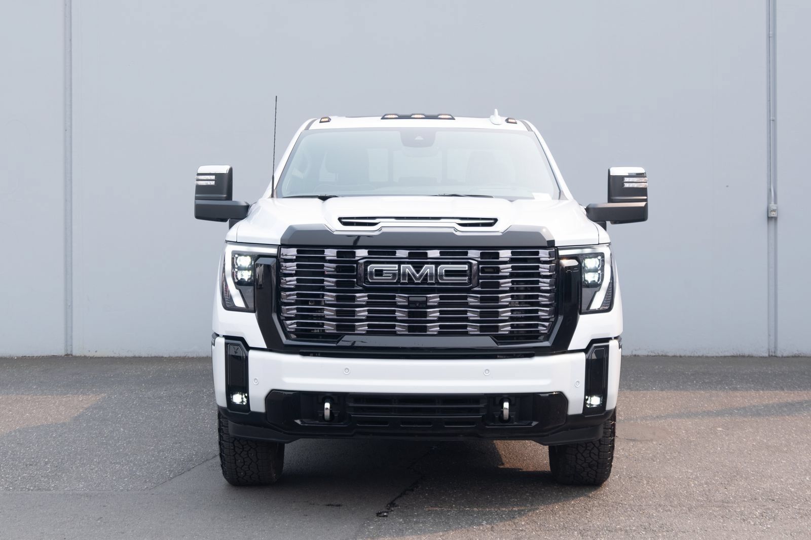 Used 2026 GMC Sierra 3500 Denali Ultimate AWD/4WD image 24