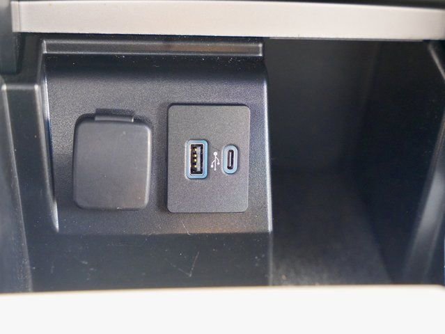 Used 2021 Ford Explorer Limited w/ Equipment Group 301A image 25