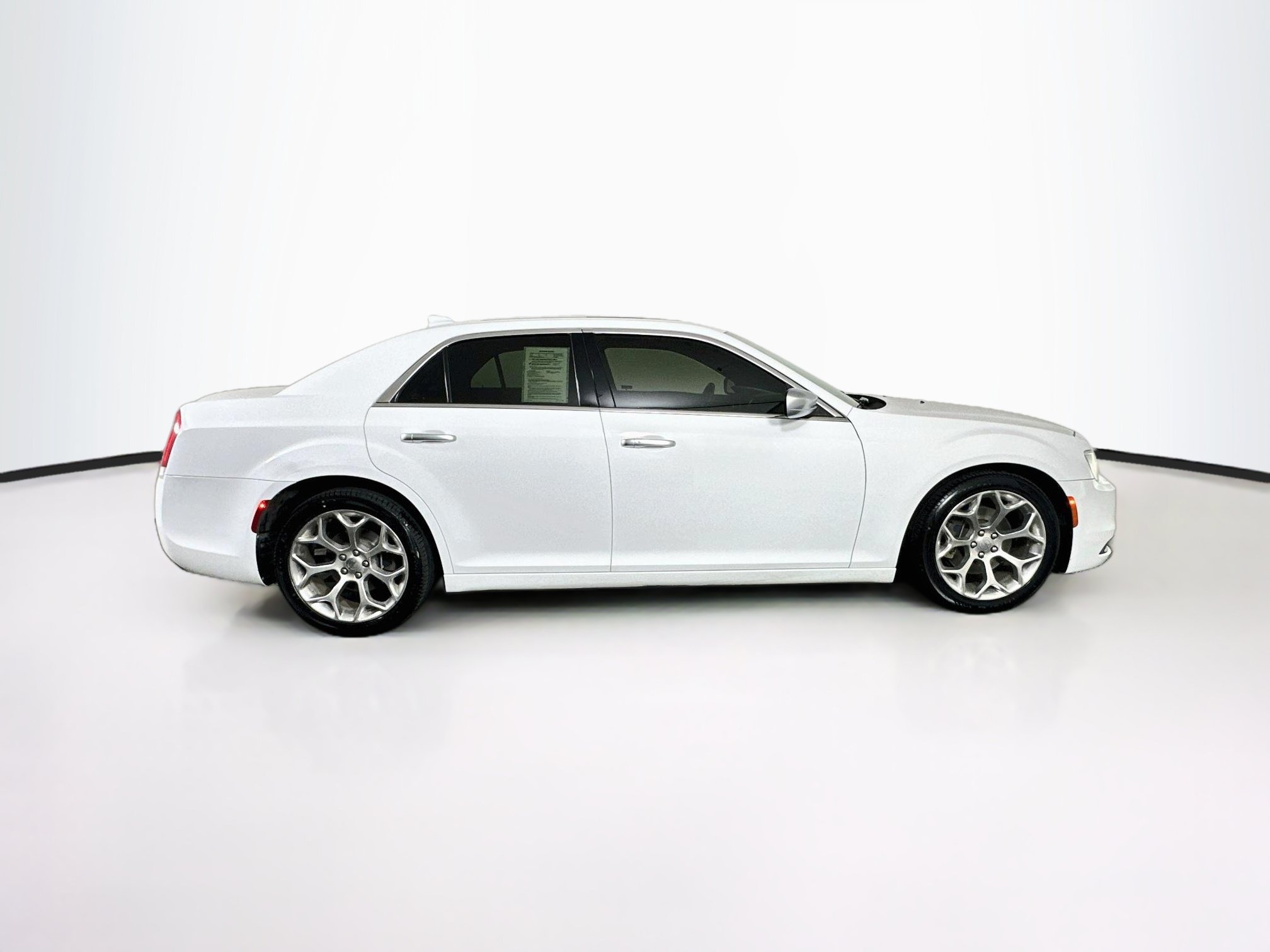 Used 2018 Chrysler 300 C w/ Sun, Sound & Nav Package RWD image 10